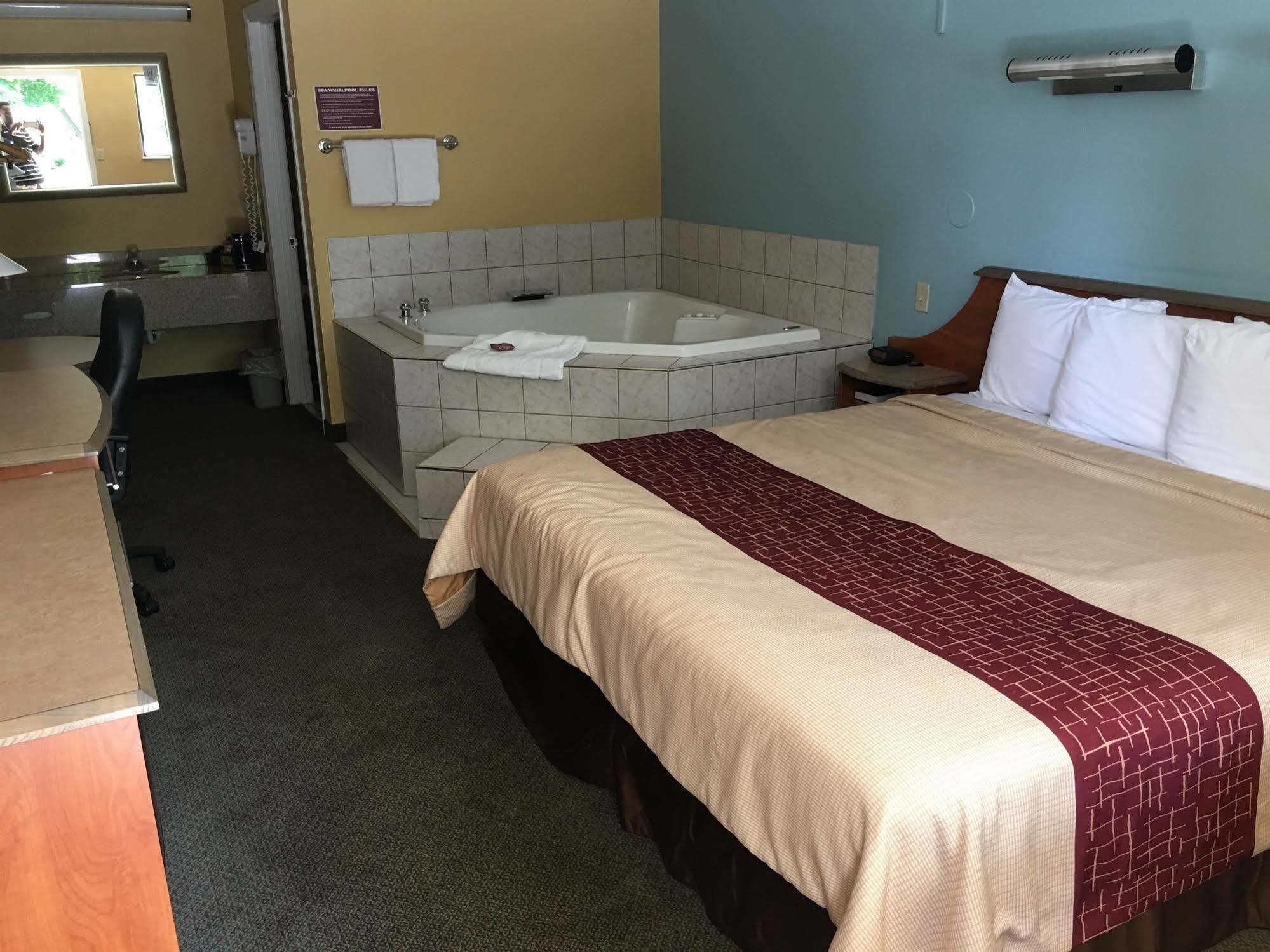 Hotel Super 8 By Wyndham Findlay Zewnętrze zdjęcie